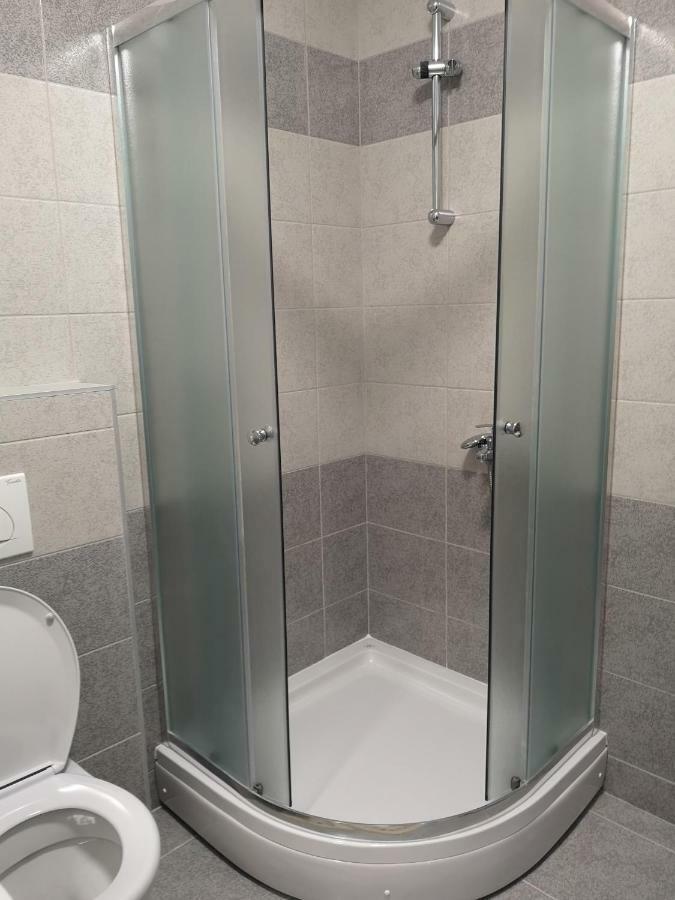 Apartman Gaga Lukavica Exterior photo